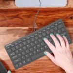 Venom Black Mini Wired Keyboard - Image 4